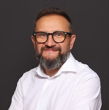 <p><span style="font-weight: 400;">Marek Pražák<br />
</span><span style="font-weight: 400;">managing partner<br />
</span><span style="font-weight: 400;"><strong>Tel:</strong> +420 731 461 212<br />
</span><strong>Email: </strong><a href="mailto:prazak@svencom.cz"><span style="font-weight: 400;">prazak@svencom.cz</span></a></p>
